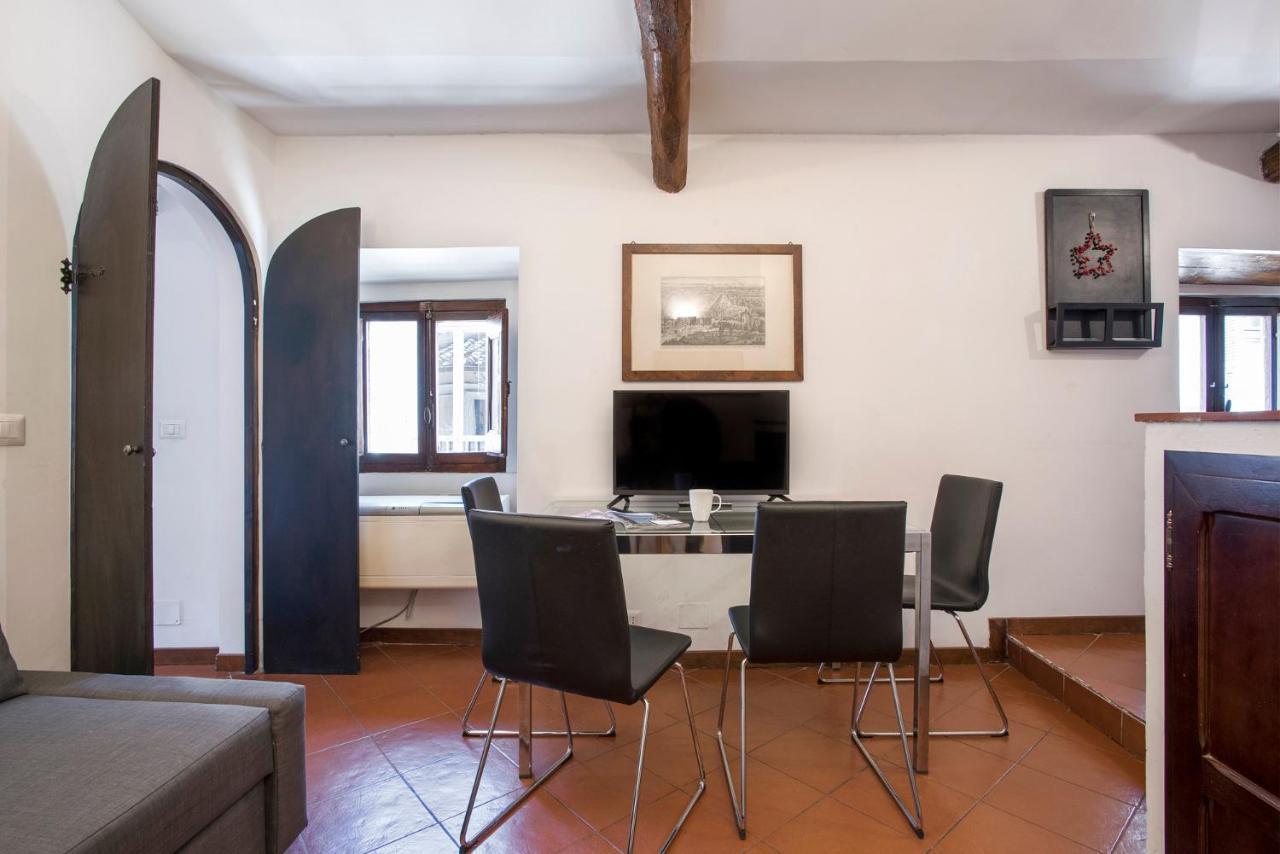 Savelli Attic * Roma