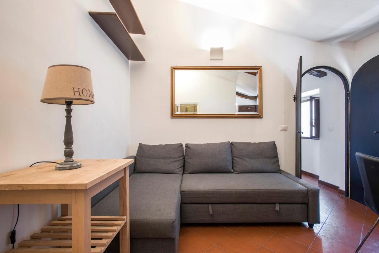 Savelli Attic Apartment Rom